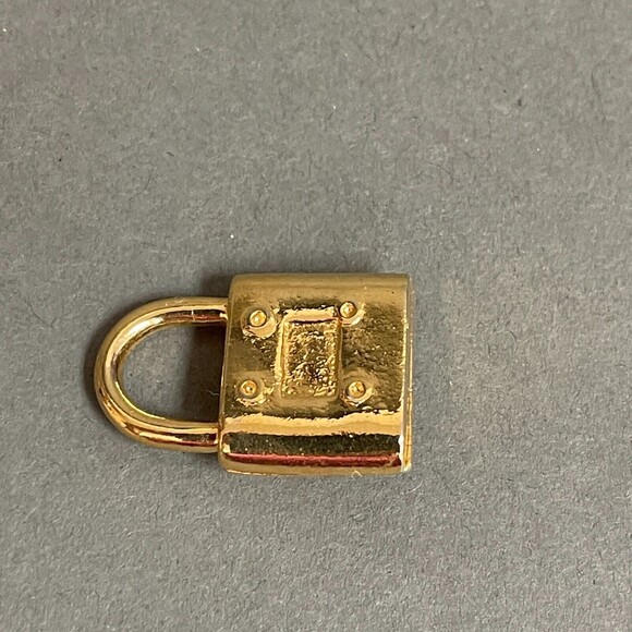 Gold-tone Faux Pearls Lock Fashion Pendant Keychain - Picture 5 of 5